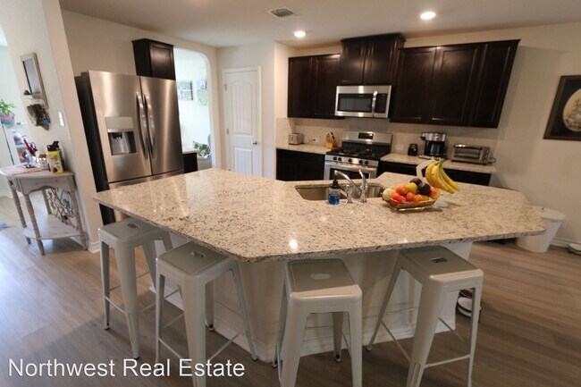Building Photo - 5 br, 3.5 bath House - 5912 Calaveras way