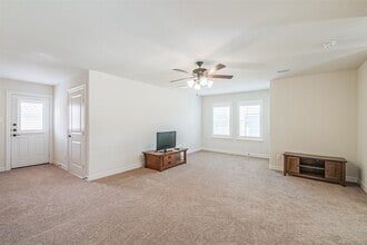 Building Photo - 9 Laurelwood Dr