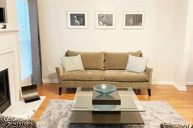 Foto del edificio - 4641 Parkway Cir