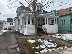 Building Photo - 709 Garfield St