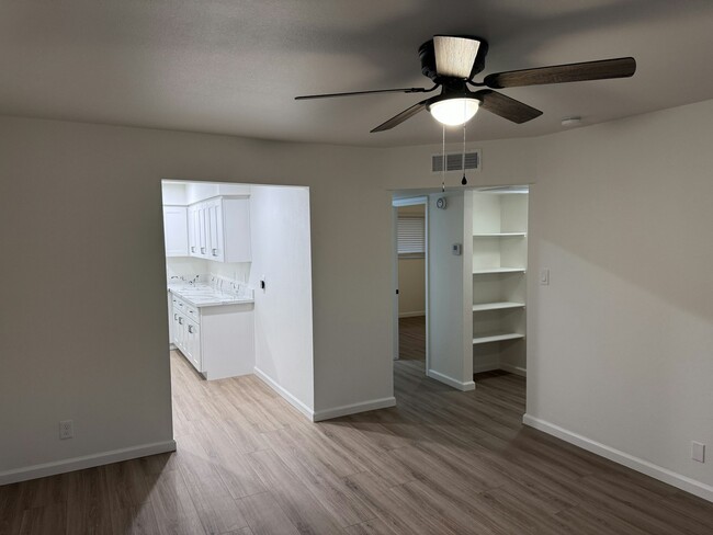 Building Photo - 2126 N Glenn Ave