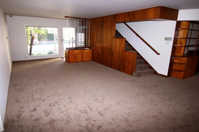 Building Photo - 583