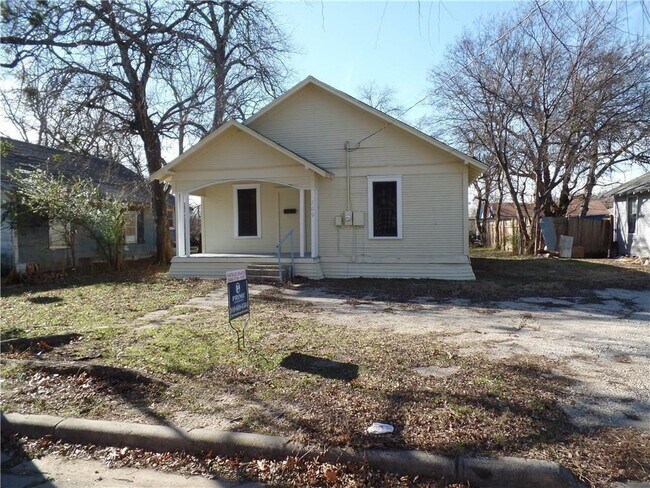 Foto del edificio - 709 N Weaver St