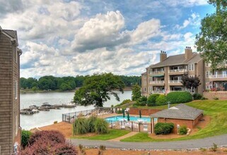 Building Photo - 9816 Emerald Point Dr