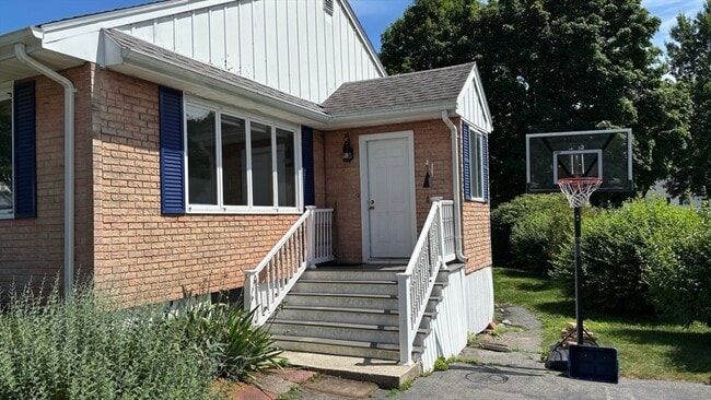 Building Photo - 14 Manomet Rd