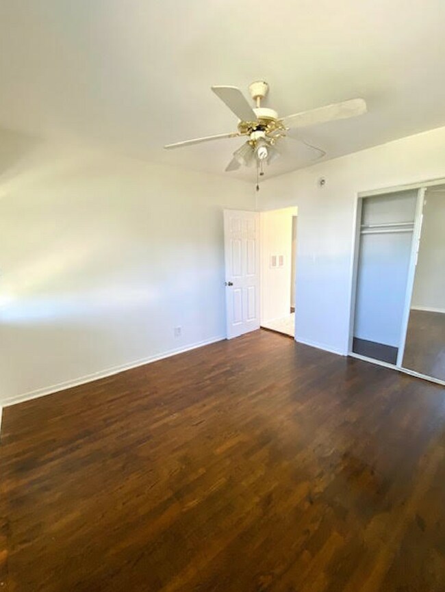 Foto del edificio - 10718 Oxnard St