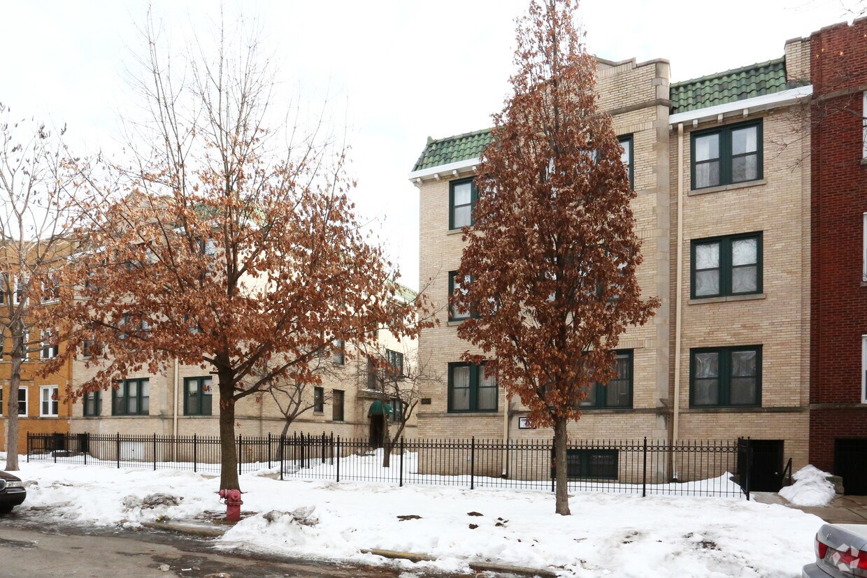Building Photo - 4837-4843 N Wolcott Ave