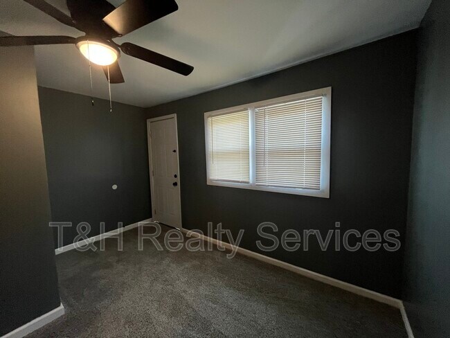 Building Photo - 3534 E Ohio St