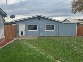 Building Photo - 9441 Maple Dr NE