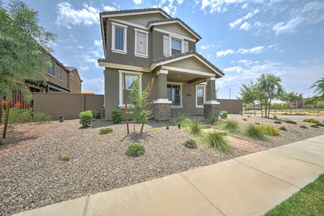 Foto del edificio - 3 Bedroom + 2.5 Bath + 2 Car Garage + Comm...