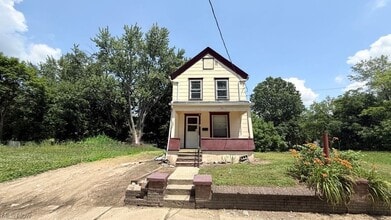 Building Photo - 85 Shaefer St