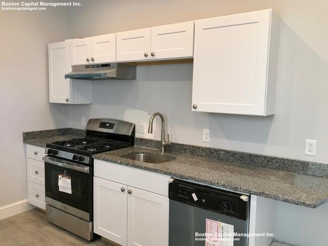 Building Photo - 2 bedroom in Boston MA 02128
