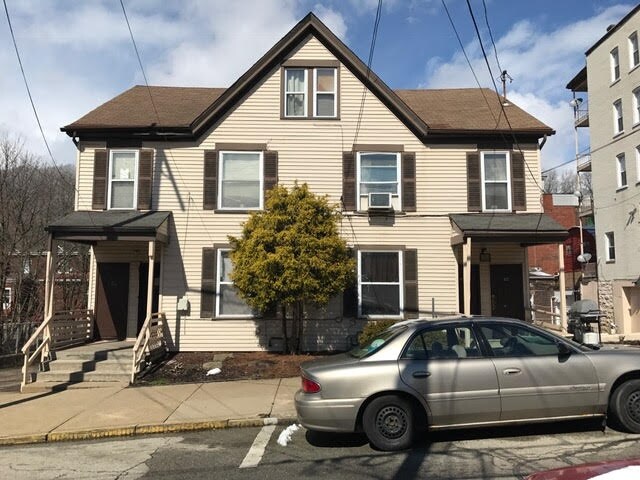 Building Photo - 484 3rd St