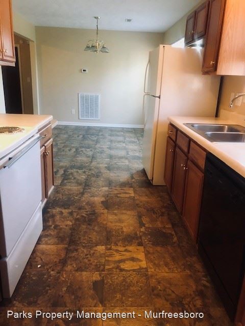 Foto del edificio - 3 br, 2 bath House - 1107 Flowers Court