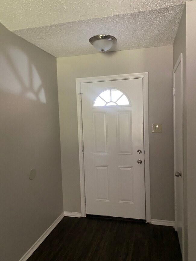 Foto del edificio - 822 Collins Blvd