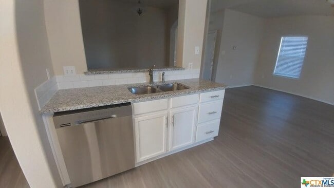 Building Photo - 3435 Rob Roy St
