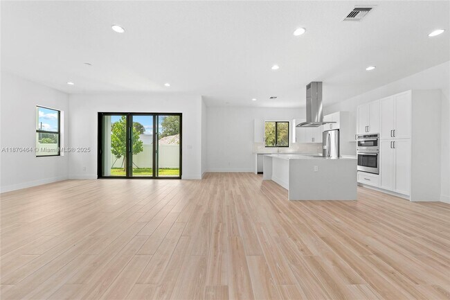 Foto del edificio - 1450 SW 23rd St