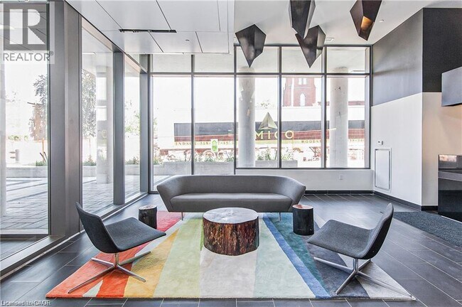 Building Photo - 85 Duke St W