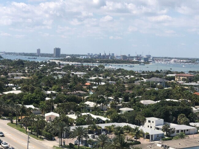Building Photo - 3400 N Ocean Dr