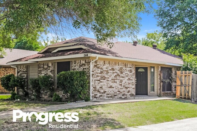 Building Photo - 1144 Hemlock Dr