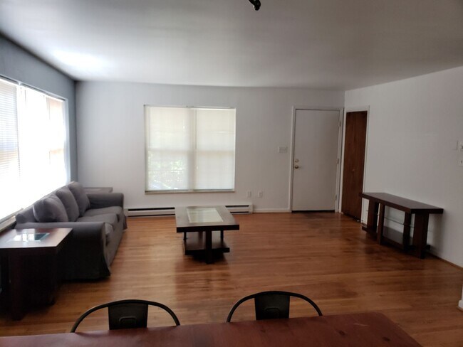 Foto del edificio - 3 Bedroom unit near ODU