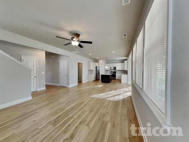 Building Photo - 165 Lynnridge Dr