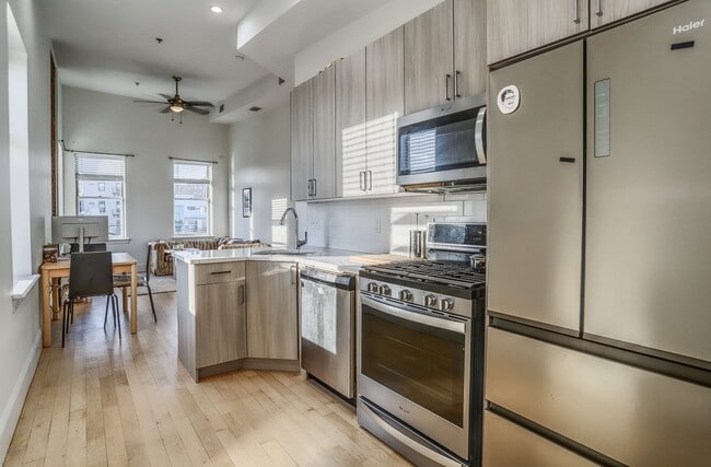 Foto del edificio - 301 Madison St