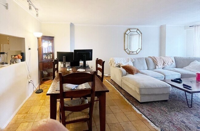 Foto del edificio - 10 Whittier Pl