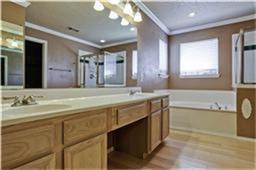 Building Photo - 10617 Pineview Ln
