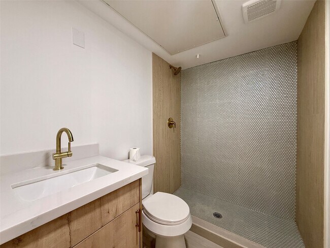 Foto del edificio - 3617 Rosalie St