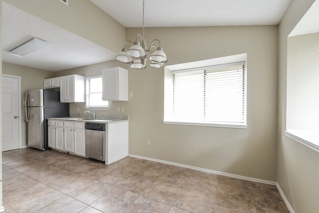 Building Photo - 7315 Windbridge