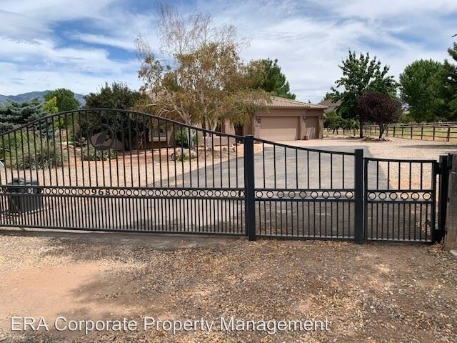 Primary Photo - 3 br, 2 bath House - 968 Dammeron Valley Dr.