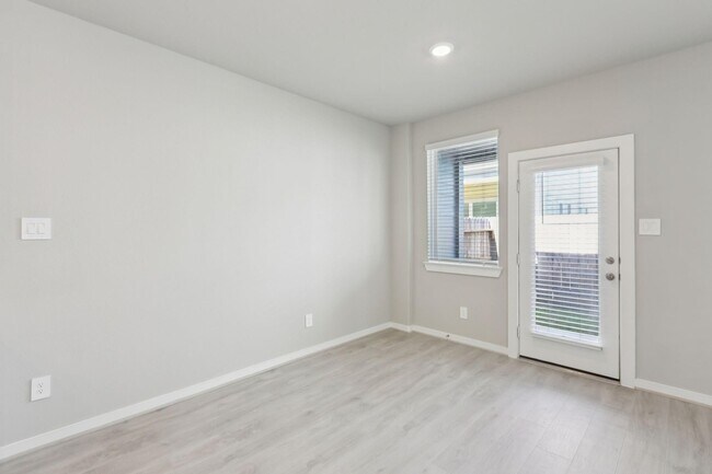 Foto del edificio - 567 Avisa Dr