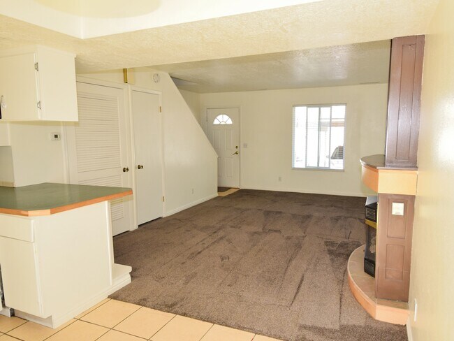 Foto del edificio - 1281 N 400 E