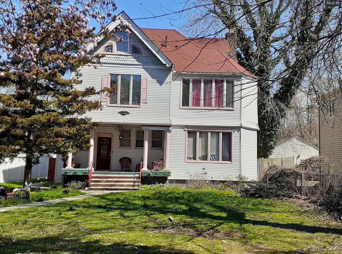 Primary Photo - 159 Tysen St