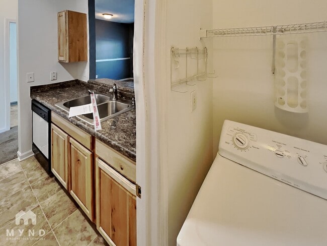 Building Photo - 6325 Mallard View Ln