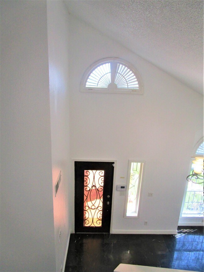 Building Photo - 3037 Tierra Kino Way