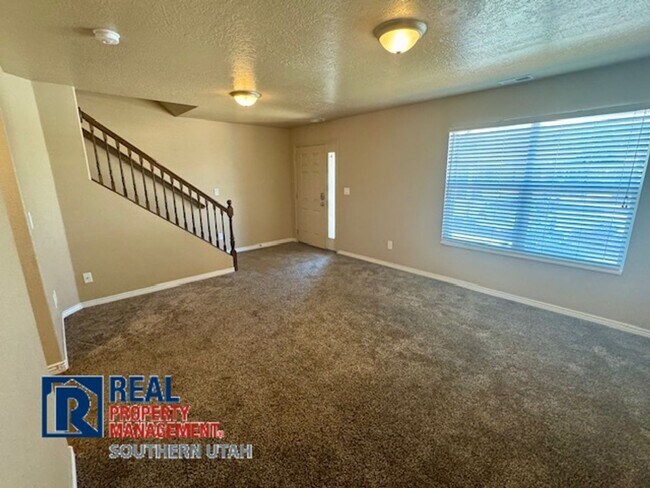 Foto del edificio - Hidden Valley Townhome