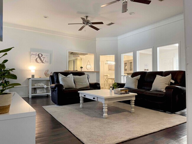 Building Photo - 3009 Apple Valley Dr