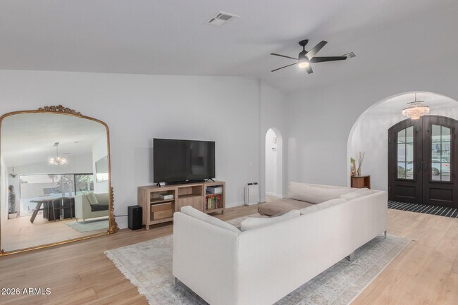 Foto del edificio - 4039 E Morrow Dr