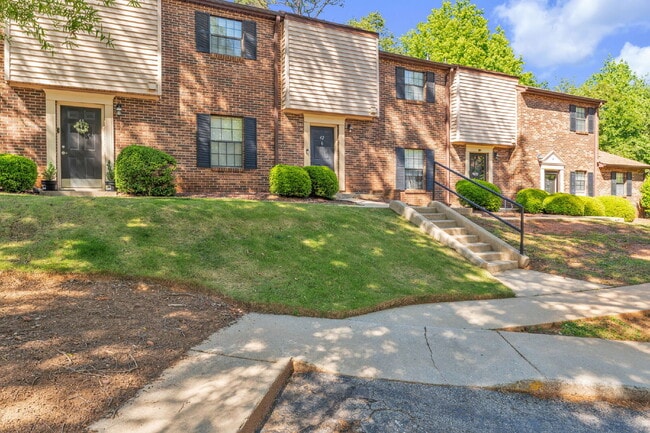 Building Photo - Beautiful 3 Bedroom 2.5 Bathroom Condo in Prime Taylors Location $1,625/mo rent