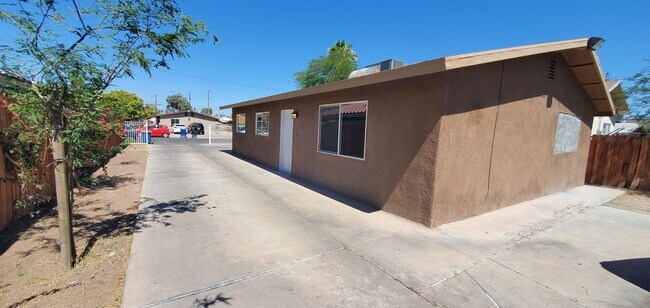 Building Photo - 510 Giles Ave.