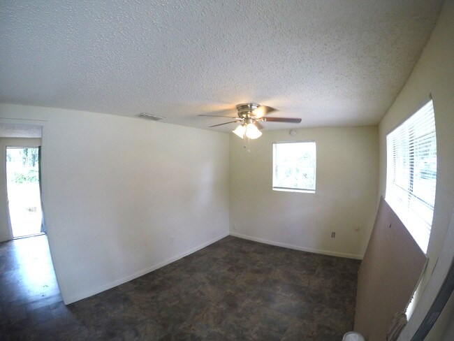 Foto del edificio - 3614 E North St