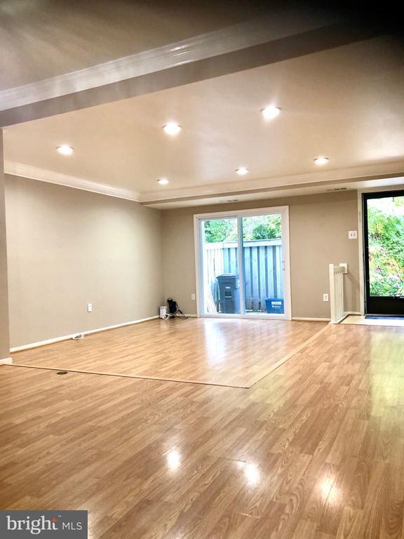 Foto del edificio - 7202 Jillspring Ct