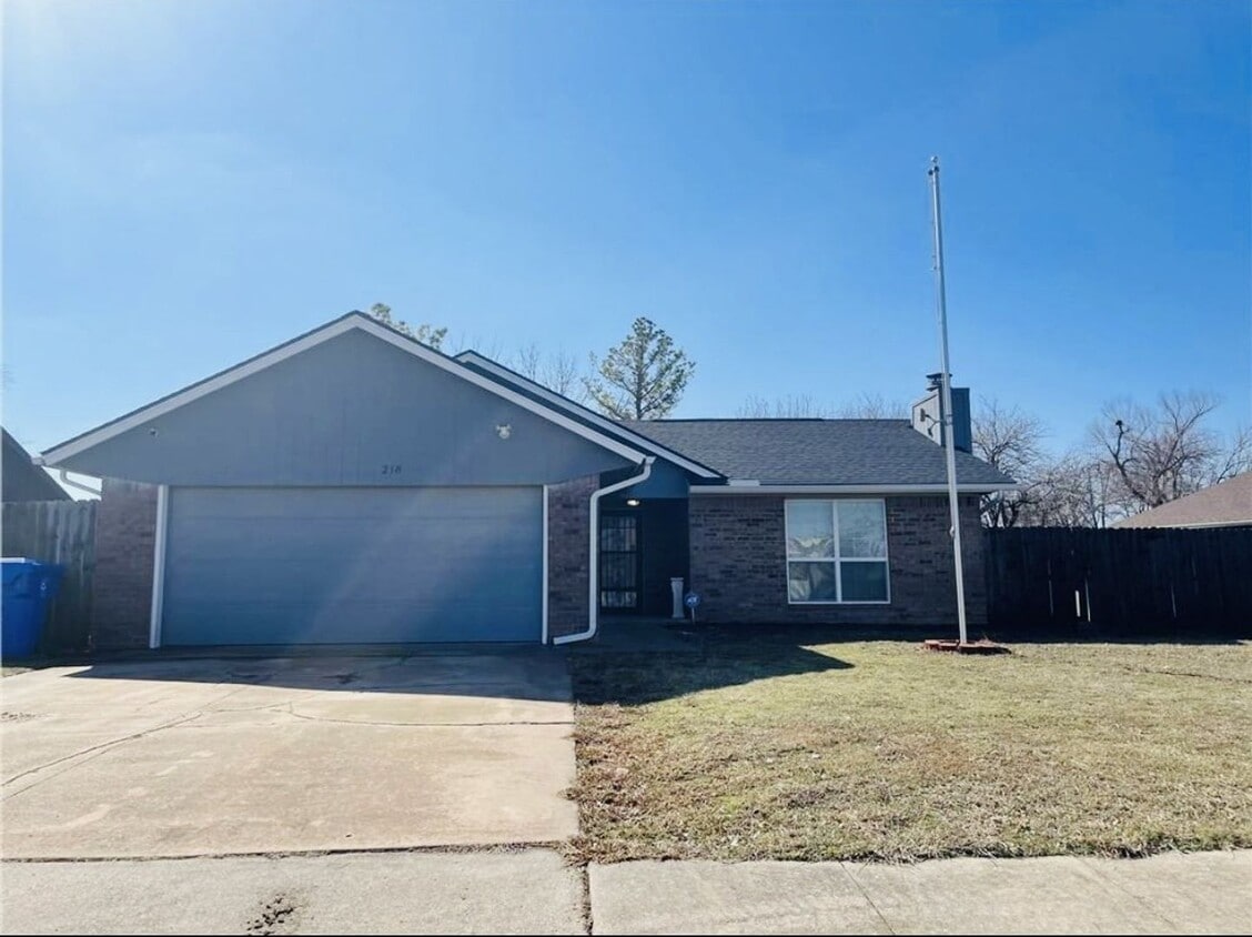Primary Photo - Remodeled home on the heart of Norman!
