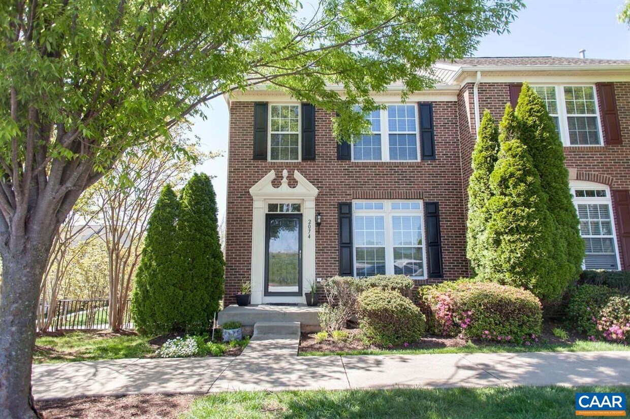 2074 Lockwood Dr, Charlottesville, VA 22911 Townhome Rentals in