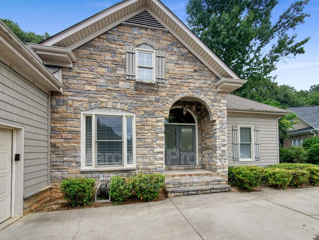 Building Photo - 244 Chancellors Park Ct