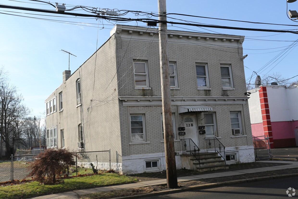 Foto principal - 126-128 Talmadge Ave