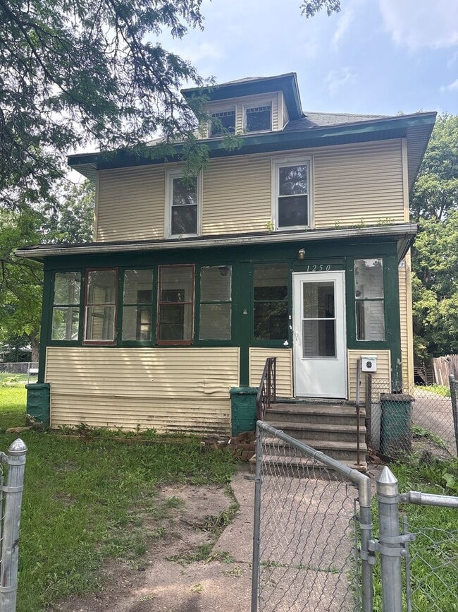 Building Photo - 1250 Porter Ave