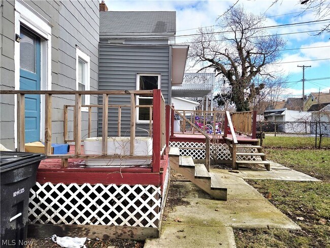 Building Photo - 10415 Bernard Ave